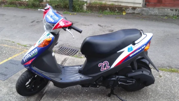 Mark's Suzuki Address posing, what lovely colours