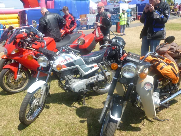 George's CD125T, out with his mates in the sunshine