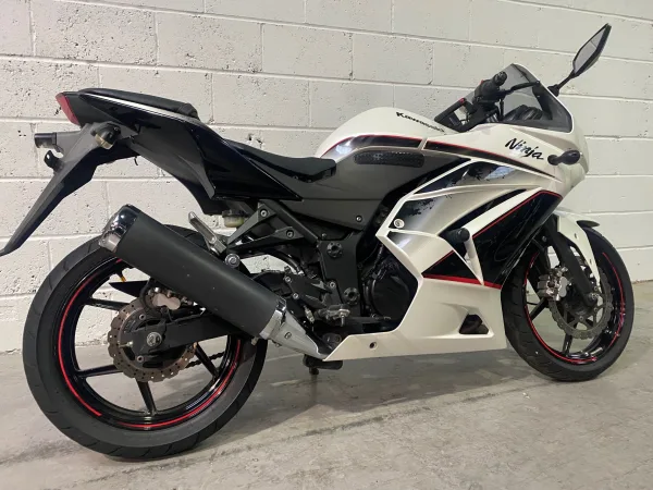 2011 Kawasaki Ninja 250 SE - photo 5