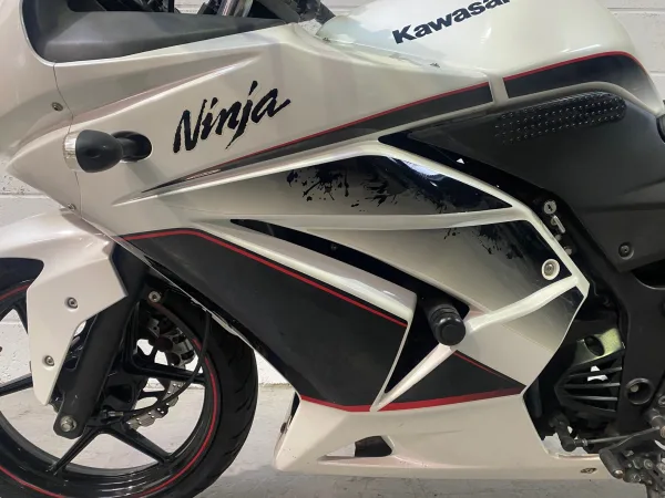 2011 Kawasaki Ninja 250 SE - photo 17