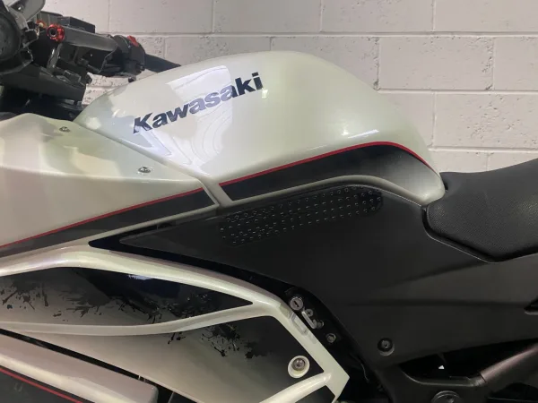 2011 Kawasaki Ninja 250 SE - photo 18
