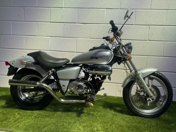 1999 Honda magna 50