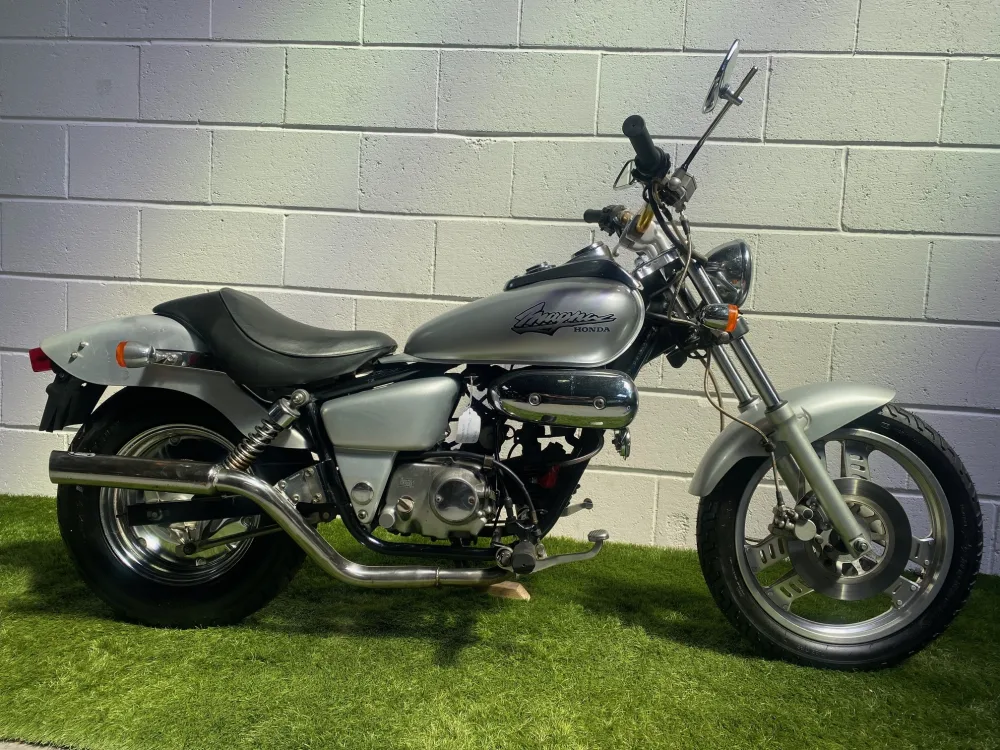 1999 Honda magna 50