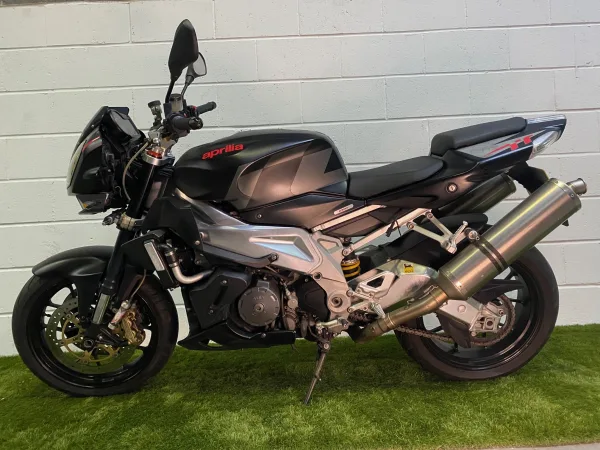 2011 Aprilia tuono 1000 RR - photo 6