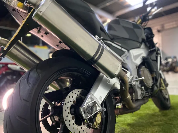 2011 Aprilia tuono 1000 RR - photo 7