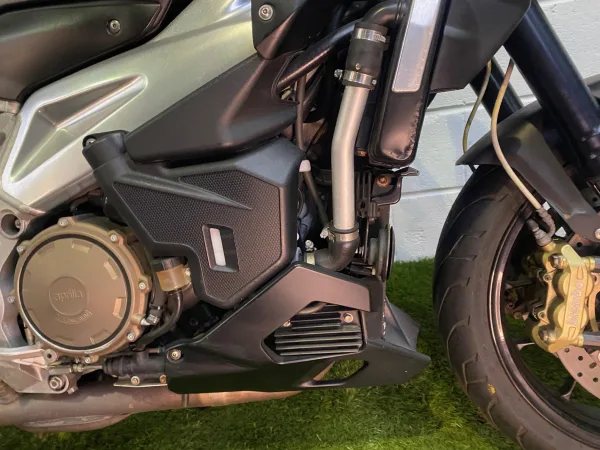 2011 Aprilia tuono 1000 RR - photo 11