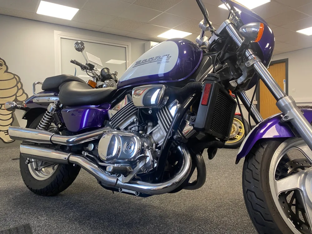 1995 Honda magna 750 rs
